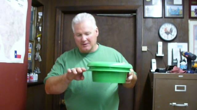 Problem with ants in Pet food No Moat needed Waterless System смотреть онлайн