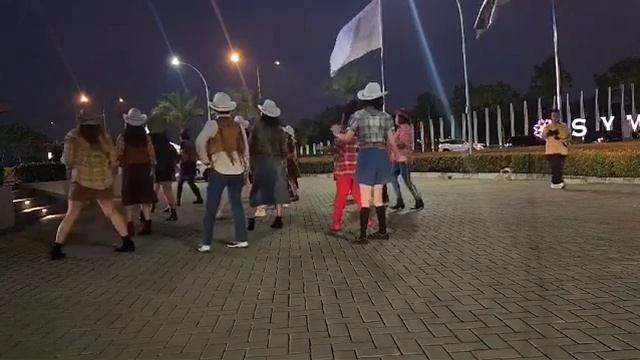 Jamming Invitation@Grand Pasadena Village. Please subscribe like comment🙏💟 Indawaty Jew Line Dance смотреть онлайн