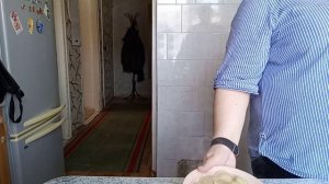 Замрёшь бывало у кефира нежирный выбираешь сорт, хотя уже лежат в корзине 🛒 пельмени 🥟 сало и торт