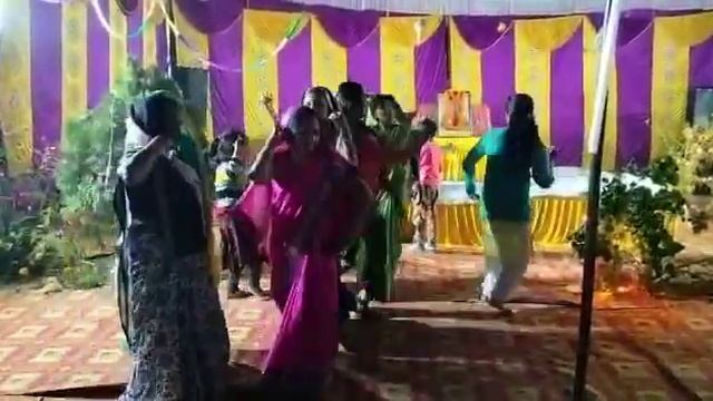 desi style dance last day of bhagwat katha khub enjoy kiye hum log.....😍😍😍 смотреть онлайн
