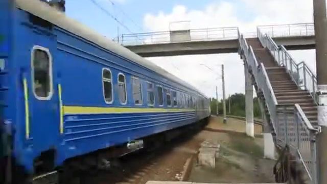 ЧС7-147 с поездом № 212 проследует парк "Н" (Харьков) смотреть онлайн