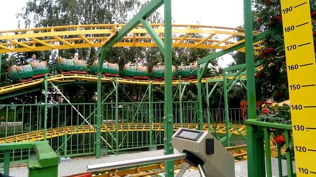 Покатались на аттракционе Гусенице смотреть онлайн