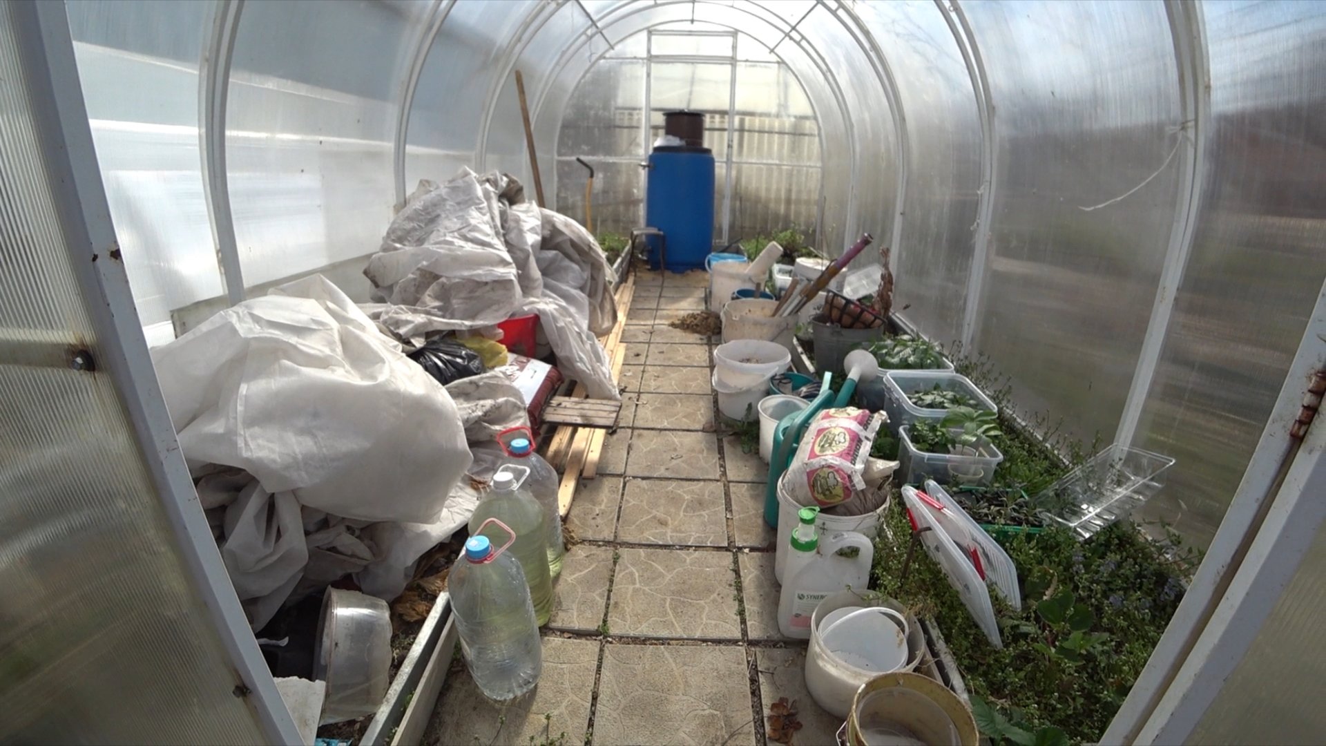 У вас конечно такого не бывает. Такое бывает только у меня. Буду разгребать. Крашу яйца. смотреть онлайн