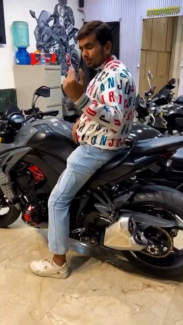 #z #r #kawasakiz #kawasaki #zx #ninja #yamaha #z1000#kawasakiz1000r #tomarkingji #biker_bulls смотреть онлайн