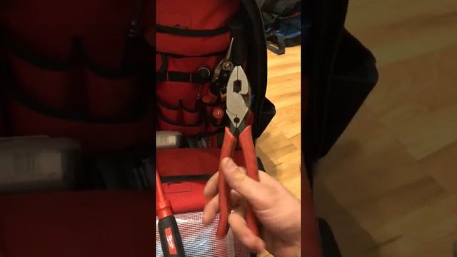 Milwaukee jobsite bag review -electrician's bag смотреть онлайн
