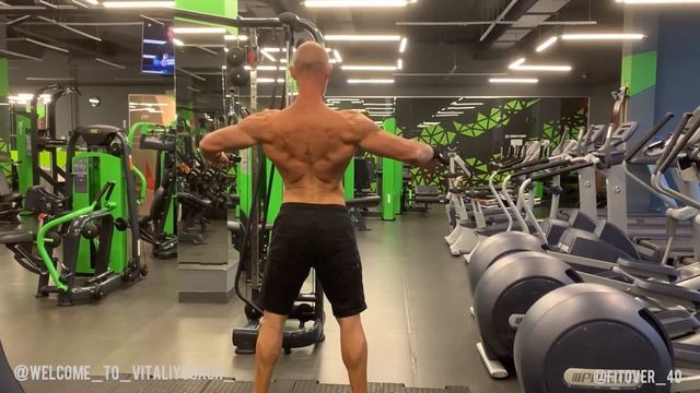 За несколько часов до отъезда на международный чемпионат по бодибилдингу @npc_ufbf смотреть онлайн