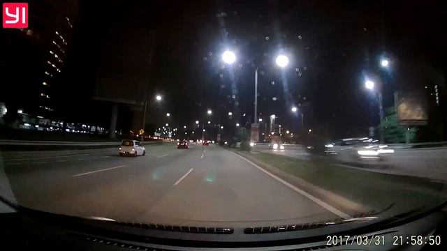 Yi Dashcam Power Edition смотреть онлайн