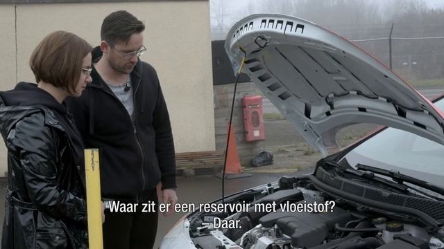 Rijles voor het autorijbewijs – mijnrijbewijsB.be – Controle voor vertrek buiten de auto смотреть онлайн