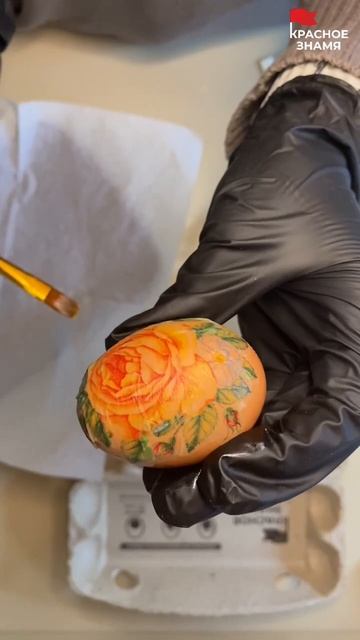 Простой способ украсить яйца