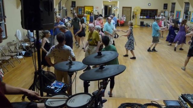 Swingin' Tern Dances: Long Pond Rounders & Quena Crain 7/6/19 The Baltimore Dredger смотреть онлайн