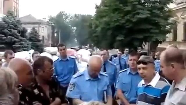 13 06 2014 Мариуполь Люди восстали после АТО Милиция опять на стороне смотреть онлайн