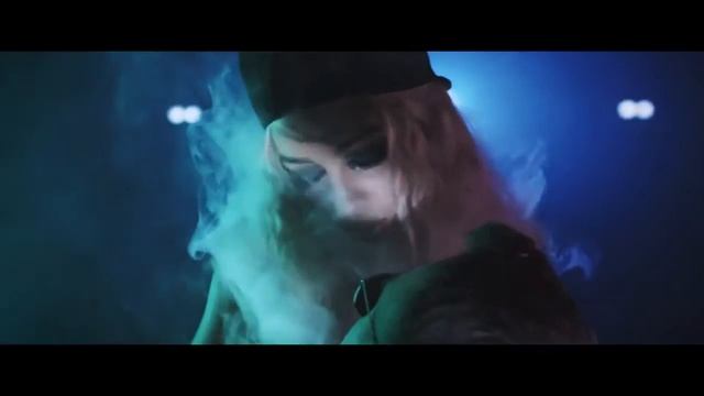 Мари Краймбрери Он тоже любит дым / AQUA ART смотреть онлайн