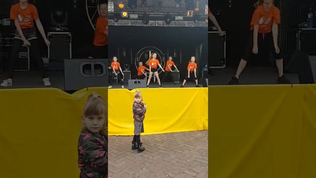 Zumba Kids - Oranje Festival - Beek & Donk смотреть онлайн