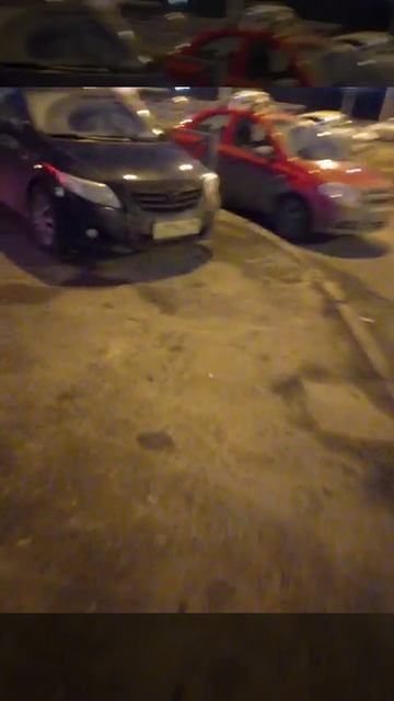 Екатеринбург, Рябинина, 21, 06-09, парковка на тротуаре. смотреть онлайн