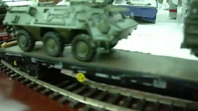 189 (PIKO) with (PIKO-LIMA) wagons - military (ROCO).AVI смотреть онлайн