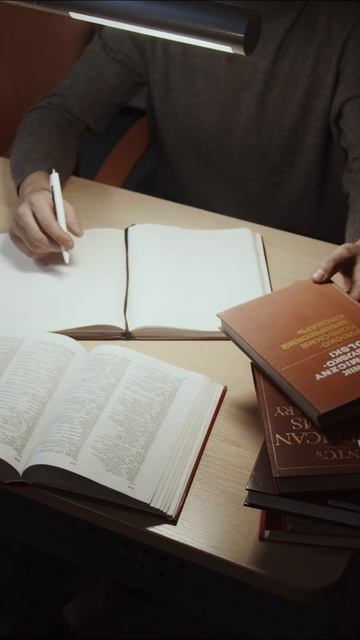 КАК ВЫУЧИТЬ АНЛИЙСКИЙ НА 100% ?! #просто #программист #shorts смотреть онлайн