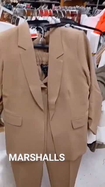 #shorts МАГАЗИН МАРШАЛЛС. БЕЖЕВЫЙ КОСТЮМ. смотреть онлайн
