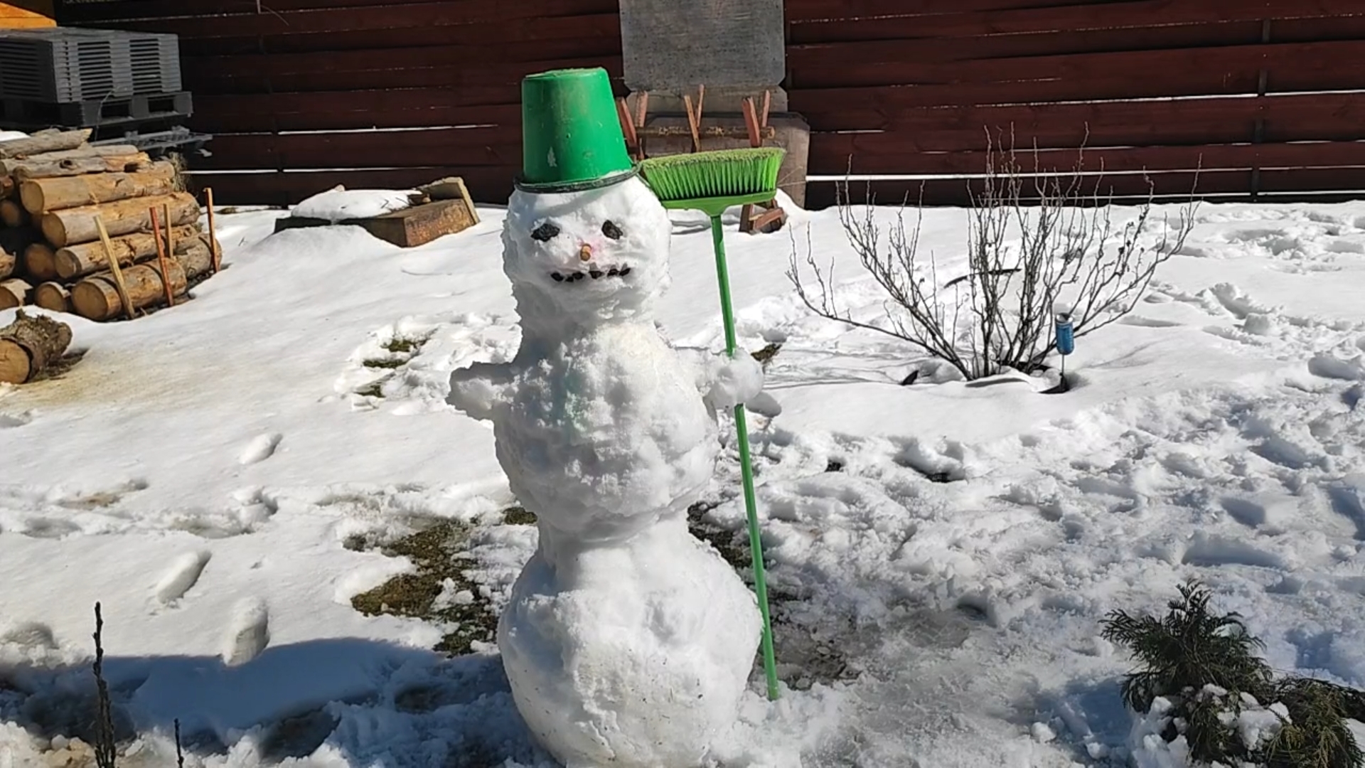 Зима на даче в апреле. смотреть онлайн