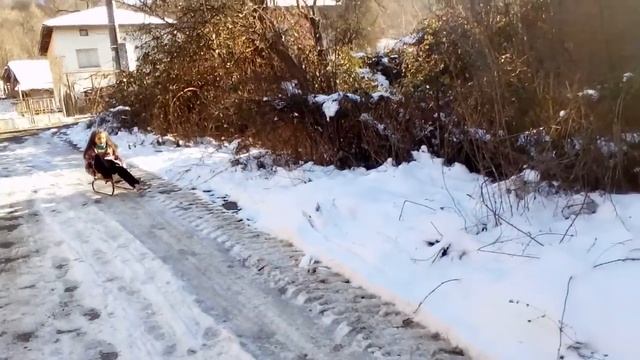 Спускането с шейна смотреть онлайн