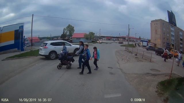 Покатаемся по городу 62. г. Куса.(снег в мае) смотреть онлайн