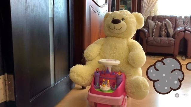 Принцесса Софи заботится и играет с куколкой Baby Princess Sophie Takes Care And Play With A Doll