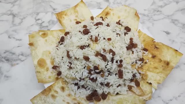 Рецепт вкусного сладкого плова с изюмом. Блюдо из риса.