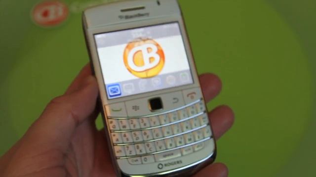 White BlackBerry Bold 9700 Unboxed and Fondled смотреть онлайн