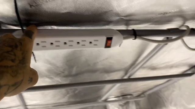 MARS HYDRO FCE-4800 IN A 4x8 GROW TENT смотреть онлайн