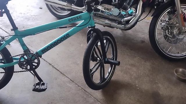 My Mongoose come up. #bmx #mongoose #bigsnow смотреть онлайн