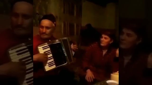 МАКИ ВАРАТ ДЪОД -ТУ САДО ХАСТА МАВИД ГУЁ ВИ ДОИМАДЪ... смотреть онлайн