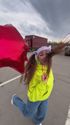 🎈КОГДА ИЗ ОКНА ВЫЛЕТЕЛ ШАРИК🤣 #жизненно #жиза #мамадочка #скетч #eseniya #смешно