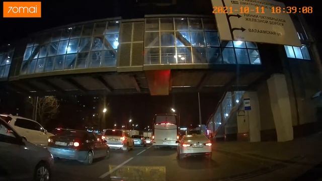 Автобус идёт на таран смотреть онлайн