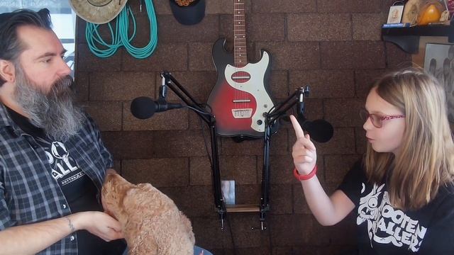 Pip, Dad and Music Podcast Ep. 15 CCR - Cosmo's Factory Track 7 Up Around the Bend смотреть онлайн
