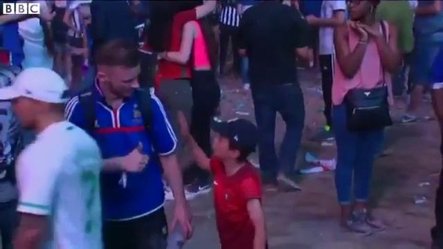 Euro 2016 Portuguese boy hugs crying French fan - | Football... смотреть онлайн