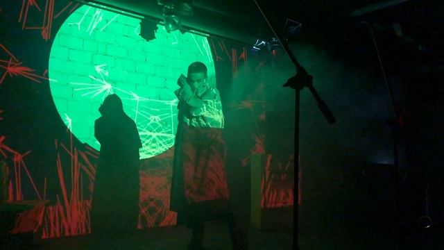 Культурная Юля, первый выпуск / Обмен одеждой / Интервью на сцене после спектакля смотреть онлайн