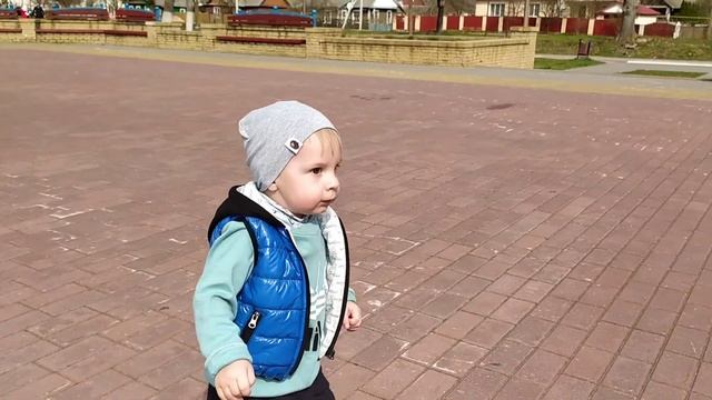 Прогулка по парку. Слоним. Выходной. Весна. 18.04.2021 смотреть онлайн