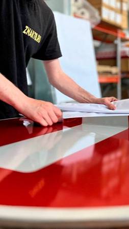 Хоть и с юмором, но всегда ответственны в своем деле!