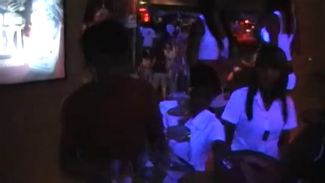 Soi 2 Pattaya, Honey Pot GoGo Flaming Drink смотреть онлайн