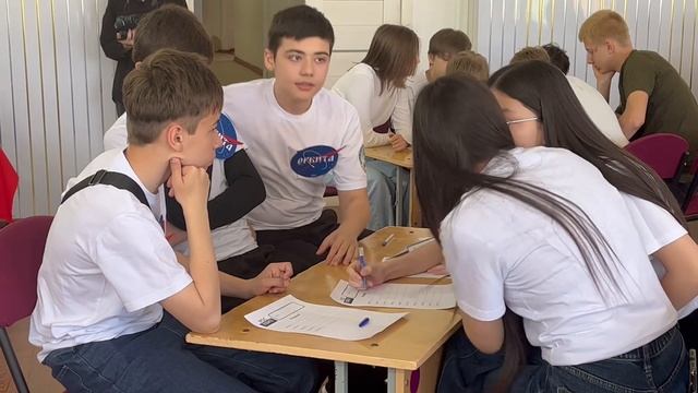 17-04-2025 г. На базе СОШ №6 п. Дружба прошла интеллектуальная игра «РосКвиз» ко Дню космонавтики смотреть онлайн