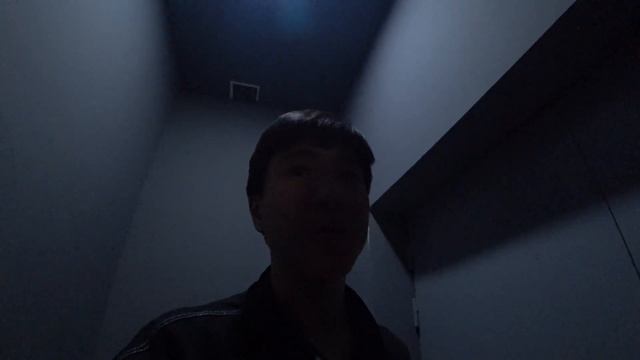 КІМ СОҢҒЫ ТОРГОВЫЙ ЦЕНТРДЕН ШЫҒАДЫ СОҒАН 100 000 ТГ! ОХРАННИК ҚЫЗДАРДЫ ҚУАЛАДЫ!