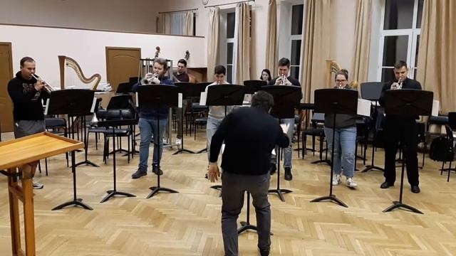 Татьяна Смирнова "Intrada" для 6 труб,колоколов и литавр,соч.93 (фрагмент).Дирижёр В.Валеев. смотреть онлайн