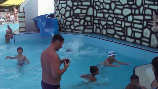 Прыжок с синей горки смотреть онлайн