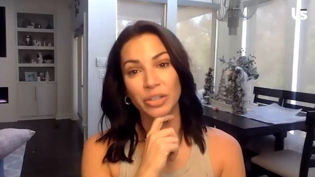 Melissa Rycroft Shares Clare & Dale Doubts, Fashion Regrets and More Bachelor Confessions смотреть онлайн