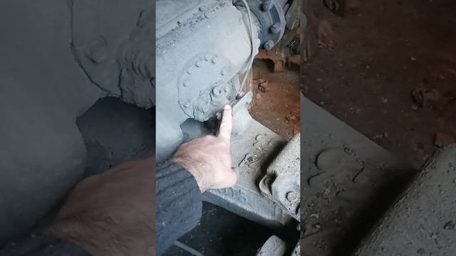Разбераю КрАЗ. Ремонт только начинается