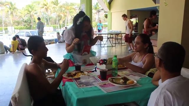 Festival Y Restaurante Amai Maid Cafe смотреть онлайн