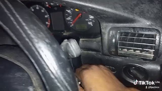 Engine does not give any signal (Service Insp). смотреть онлайн