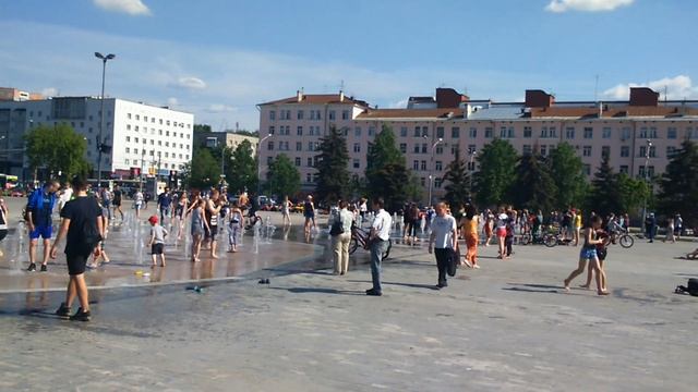 Fontaine dans la ville de Perm. Russie 🇷🇺 29/05/15 смотреть онлайн