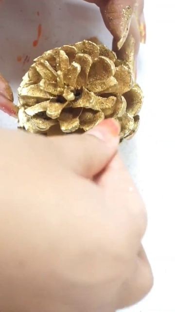 #pinecone #decorwithpragati #pineseeds #decoridea #homedecor #craftidea #art #artwork #craft #decor смотреть онлайн