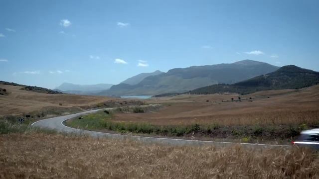 Audi A6 Avant vs BMW 5 Series Touring vs Mercedes E-Class Estate vs Volvo V90 смотреть онлайн