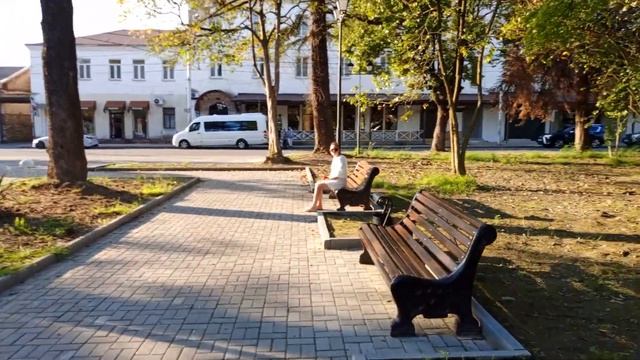 Гуляем с персонажами советских мультфильмов. Черепаха Тортилла, Буратино... смотреть онлайн